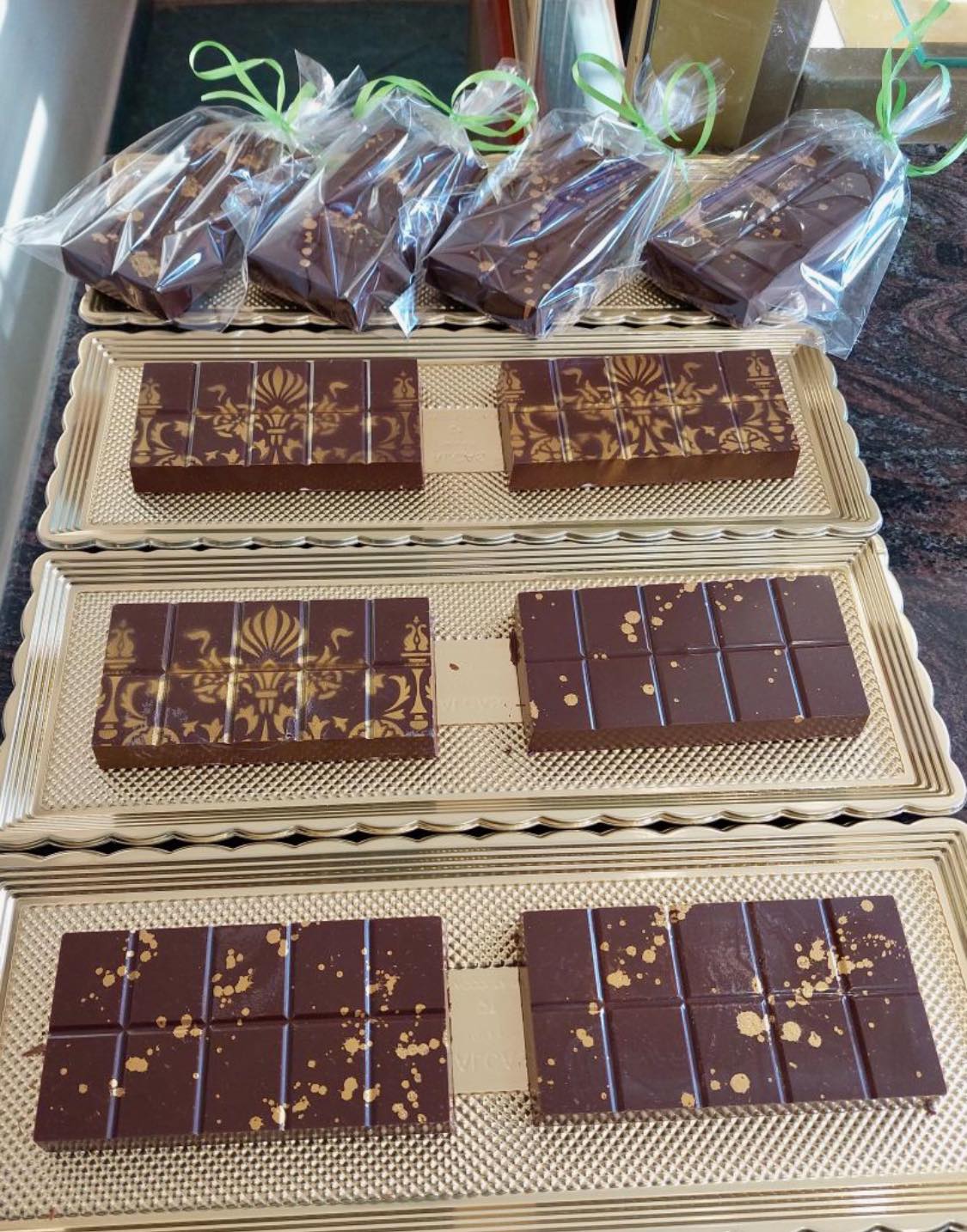 Kolorowy tort urodzinowy